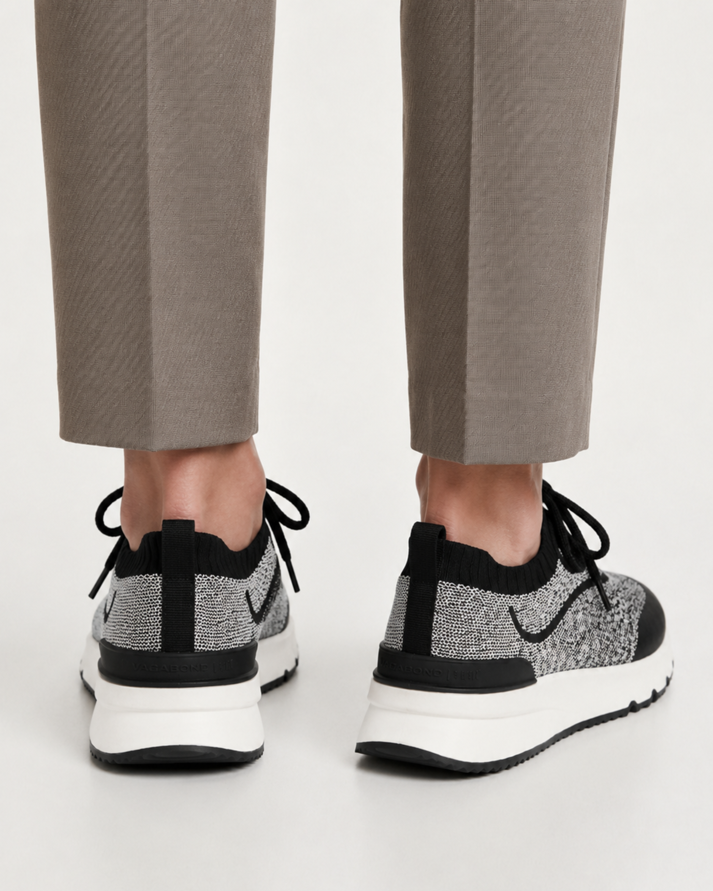 MONTERA MESH SLIP-ON SNEAKER - BLACK/WHITE